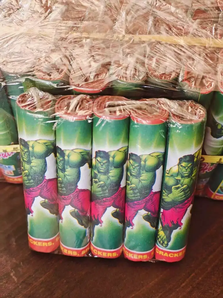 Hulk ( 4 inch deluxe)