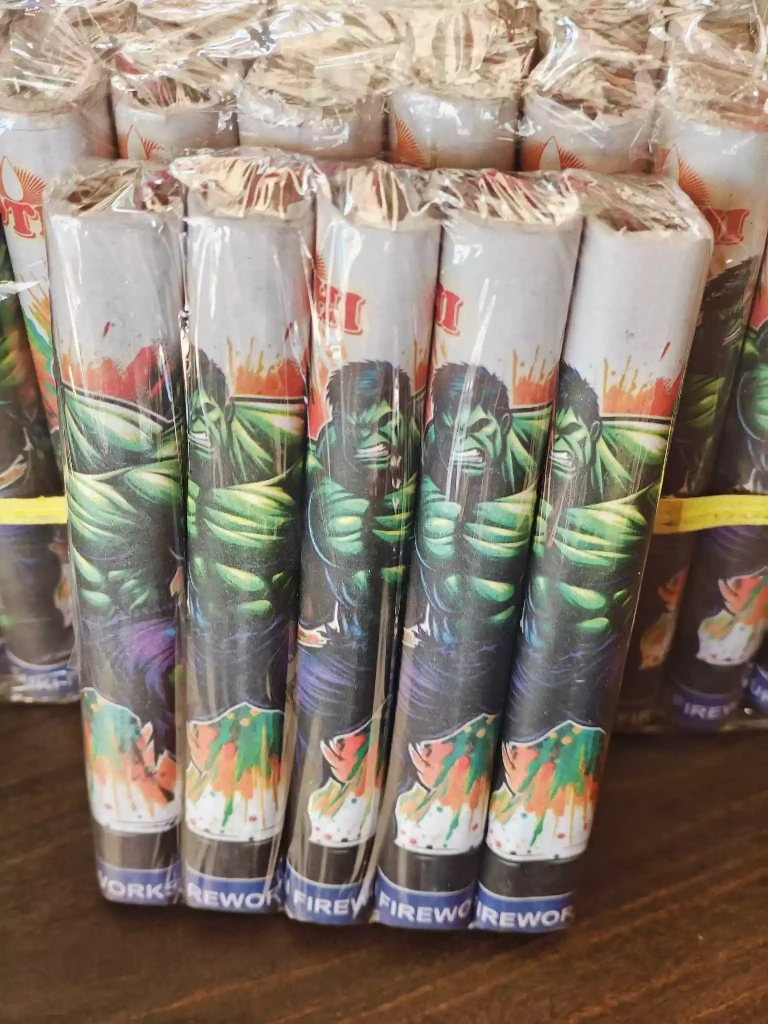 Hulk ( 6 inch deluxe)